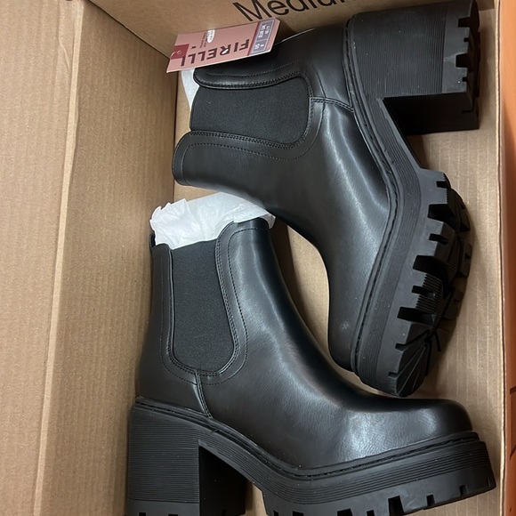 pirelli boots size 8 - Picture 2 of 3